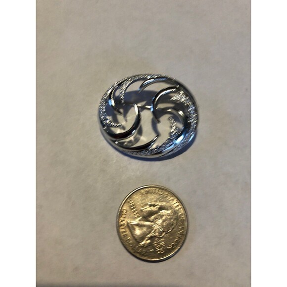 Lovely Vintage  Sarah Coventry Textured Swirl Modernist Silver Tone Brooch - Picture 2 of 5